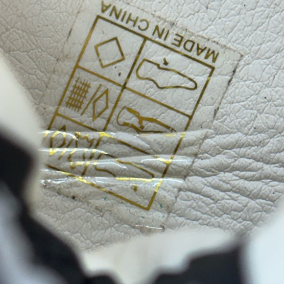 Vintage Havana Black‎ and White Sneakers - Picture 9 of 10